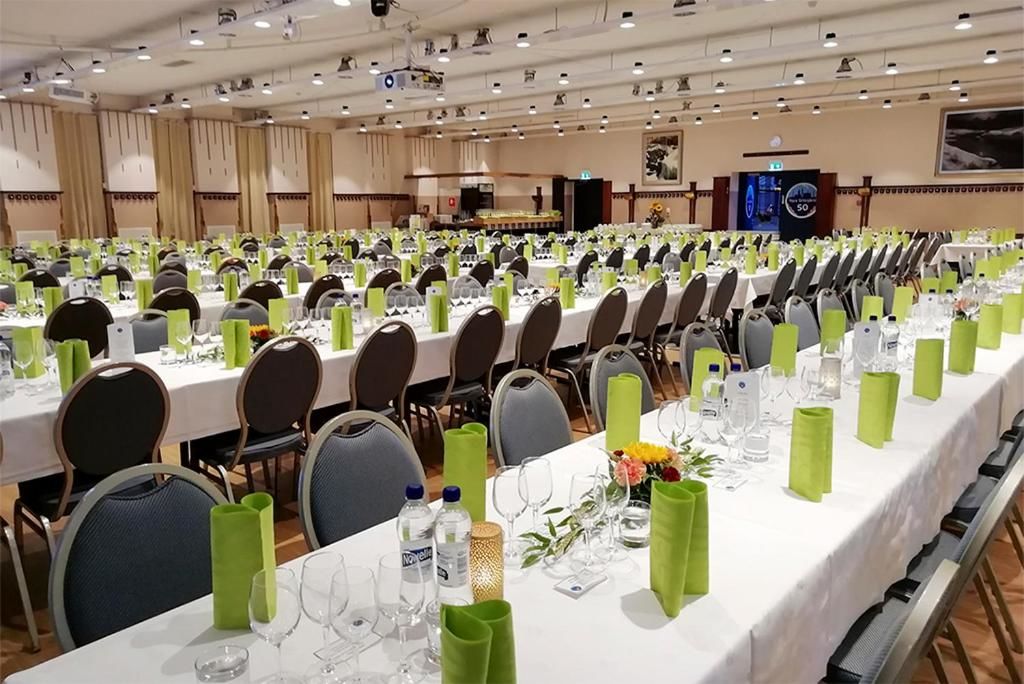 Отель Finlandia Hotel Isovalkeinen Куопио